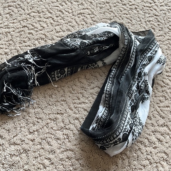 Scarf - Picture 3 of 3